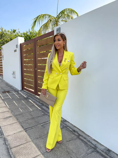 Costum Yellow